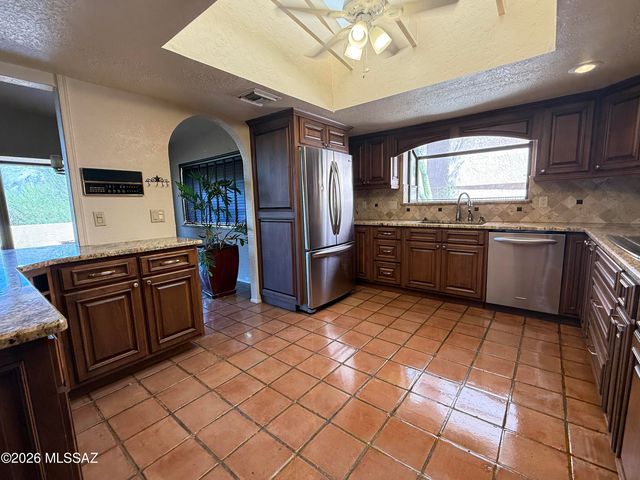 4221 N Summer Set Drive, Tucson, AZ 85750