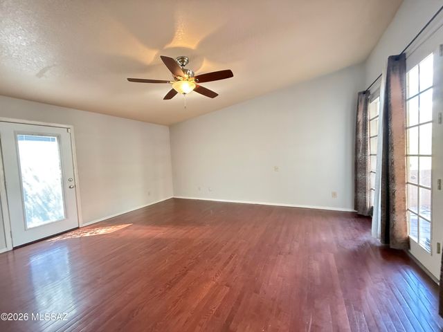 4221 N Summer Set Drive, Tucson, AZ 85750