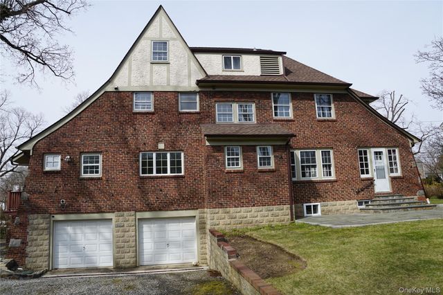 16 Bon Air Avenue, New Rochelle, NY 10804