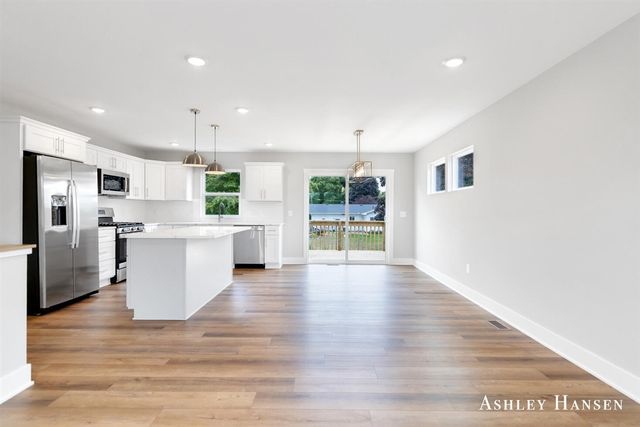 98 Chase Court, Kent City, MI 49330