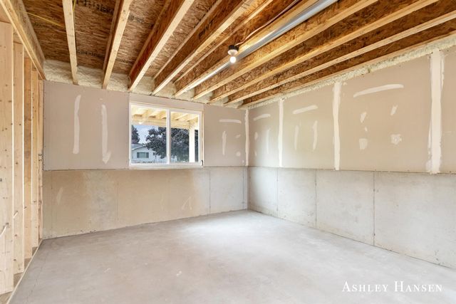 98 Chase Court, Kent City, MI 49330