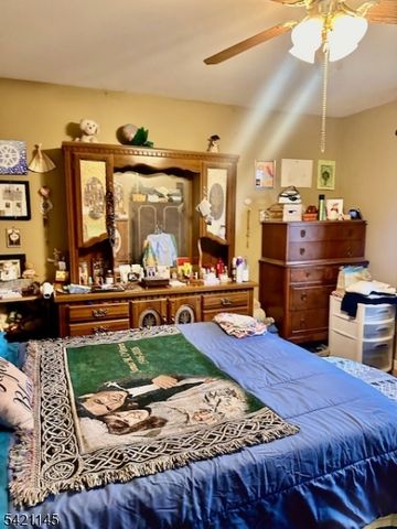 12 Chincopee Ave, Hopatcong Boro, NJ 07843