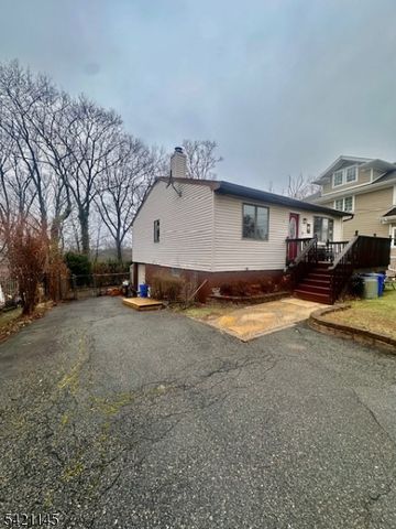 12 Chincopee Ave, Hopatcong Boro, NJ 07843