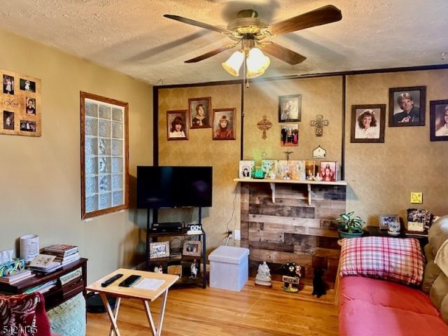 12 Chincopee Ave, Hopatcong Boro, NJ 07843