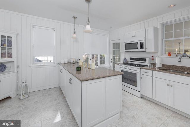 313 SUMMIT AVE, Westville, NJ 08093