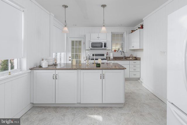 313 SUMMIT AVE, Westville, NJ 08093