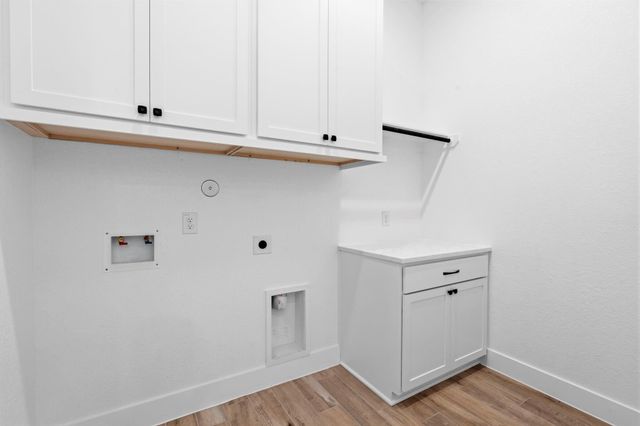 413 Lone Ranger Drive, Montgomery, TX 77316