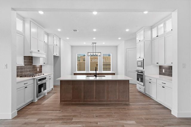 413 Lone Ranger Drive, Montgomery, TX 77316