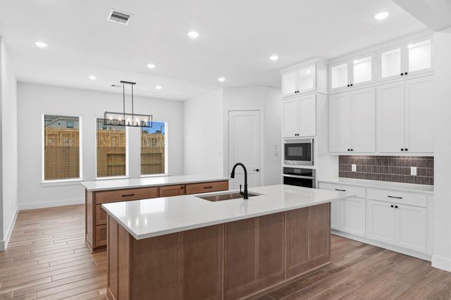 413 Lone Ranger Drive, Montgomery, TX 77316