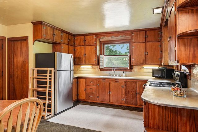 S63W34771 Piper ROAD, Eagle, WI 53119