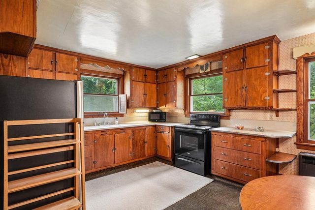 S63W34771 Piper ROAD, Eagle, WI 53119