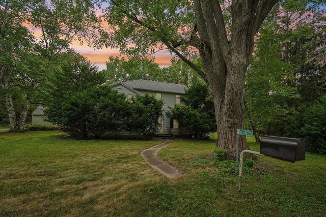 S63W34771 Piper ROAD, Eagle, WI 53119