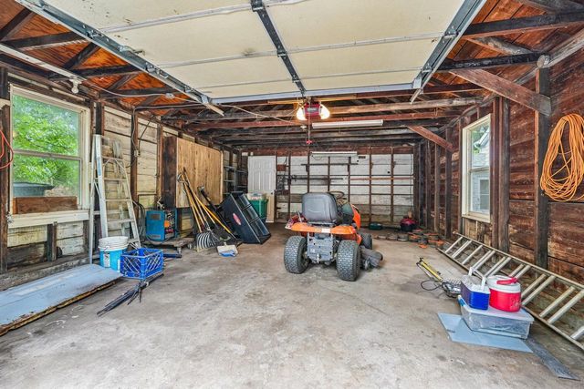 S63W34771 Piper ROAD, Eagle, WI 53119