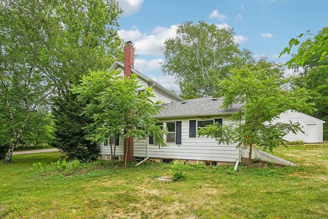 S63W34771 Piper ROAD, Eagle, WI 53119