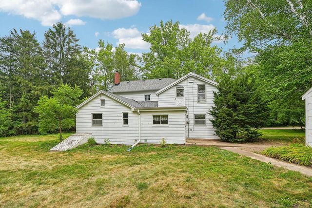 S63W34771 Piper ROAD, Eagle, WI 53119