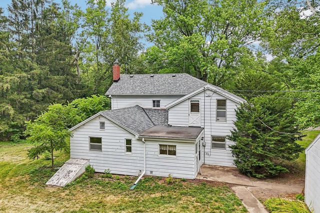 S63W34771 Piper ROAD, Eagle, WI 53119
