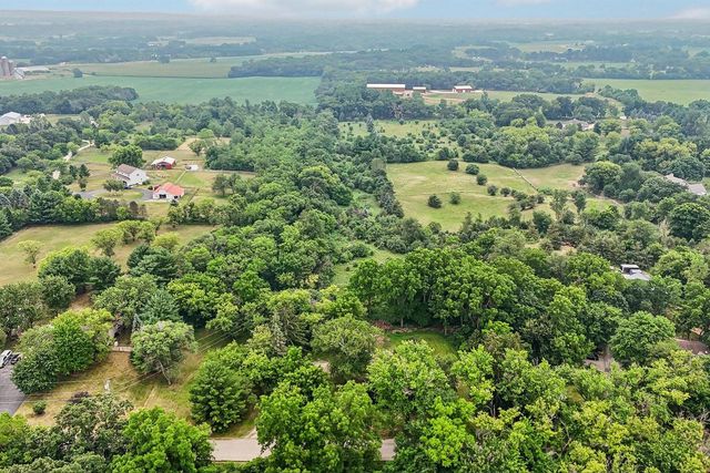 S63W34771 Piper ROAD, Eagle, WI 53119