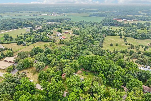 S63W34771 Piper ROAD, Eagle, WI 53119