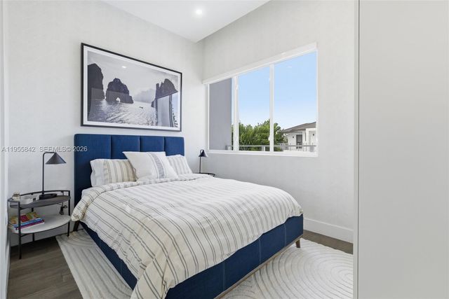 454 Fernwood Rd, Key Biscayne, FL 33149