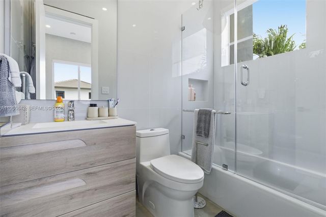 454 Fernwood Rd, Key Biscayne, FL 33149