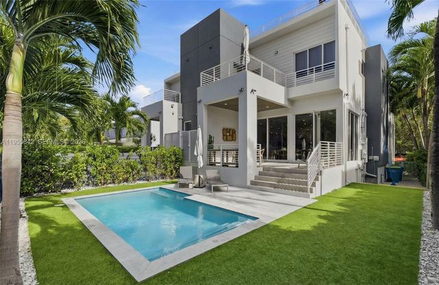 454 Fernwood Rd, Key Biscayne, FL 33149