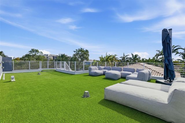 454 Fernwood Rd, Key Biscayne, FL 33149