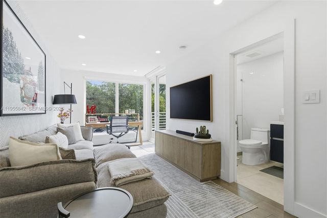 454 Fernwood Rd, Key Biscayne, FL 33149