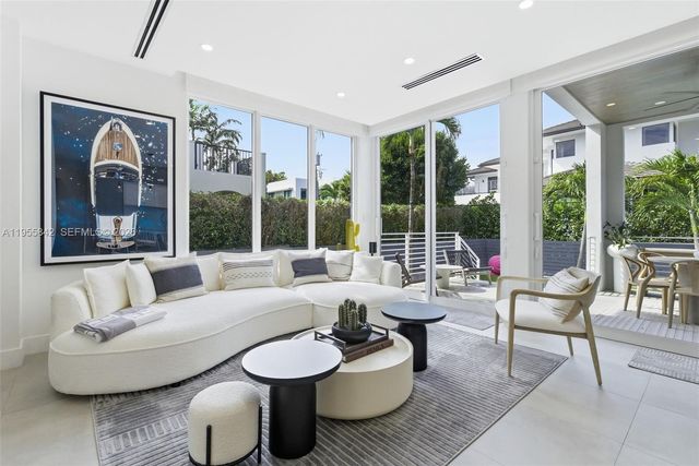 454 Fernwood Rd, Key Biscayne, FL 33149