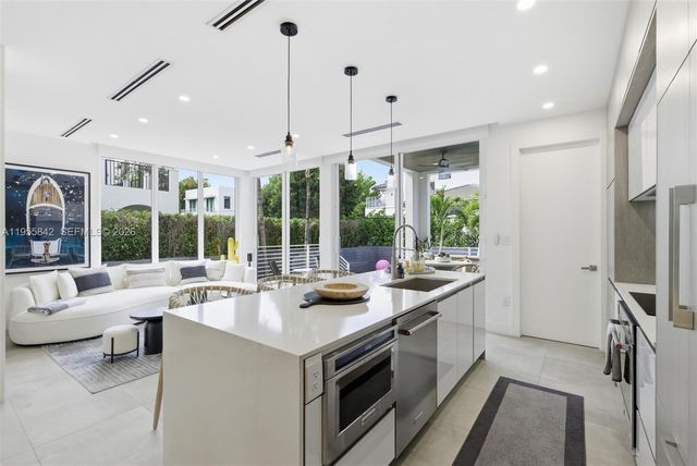 454 Fernwood Rd, Key Biscayne, FL 33149