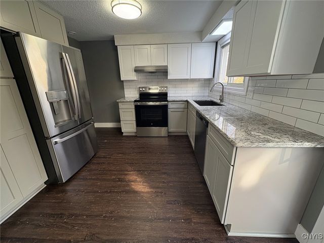 519 Sunflower Drive, Salina, NY 13088