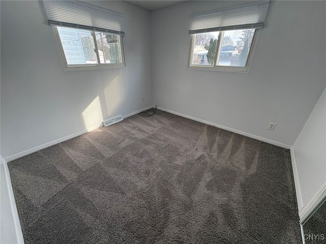 519 Sunflower Drive, Salina, NY 13088