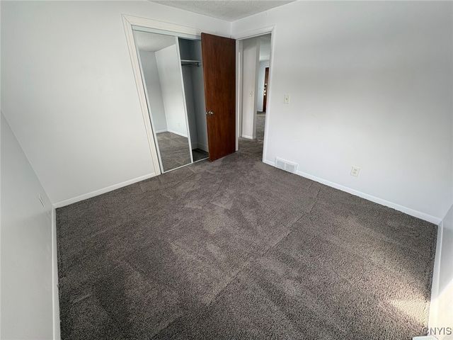 519 Sunflower Drive, Salina, NY 13088