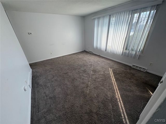 519 Sunflower Drive, Salina, NY 13088