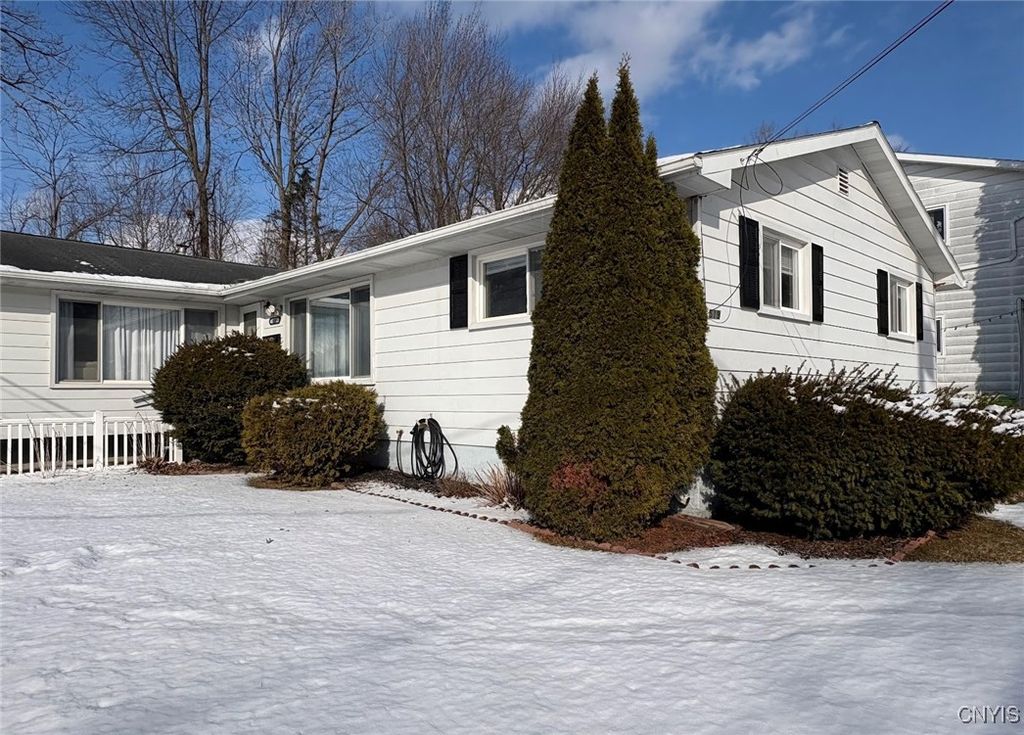 519 Sunflower Drive, Salina, NY 13088