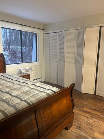 244 High Path Road 244, Windsor, CT 06095