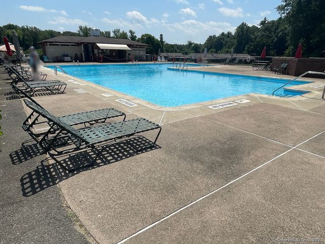 244 High Path Road 244, Windsor, CT 06095