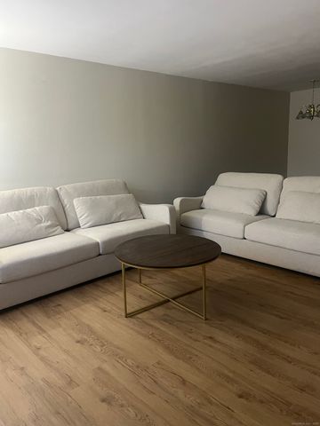 244 High Path Road 244, Windsor, CT 06095