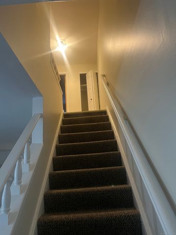 244 High Path Road 244, Windsor, CT 06095