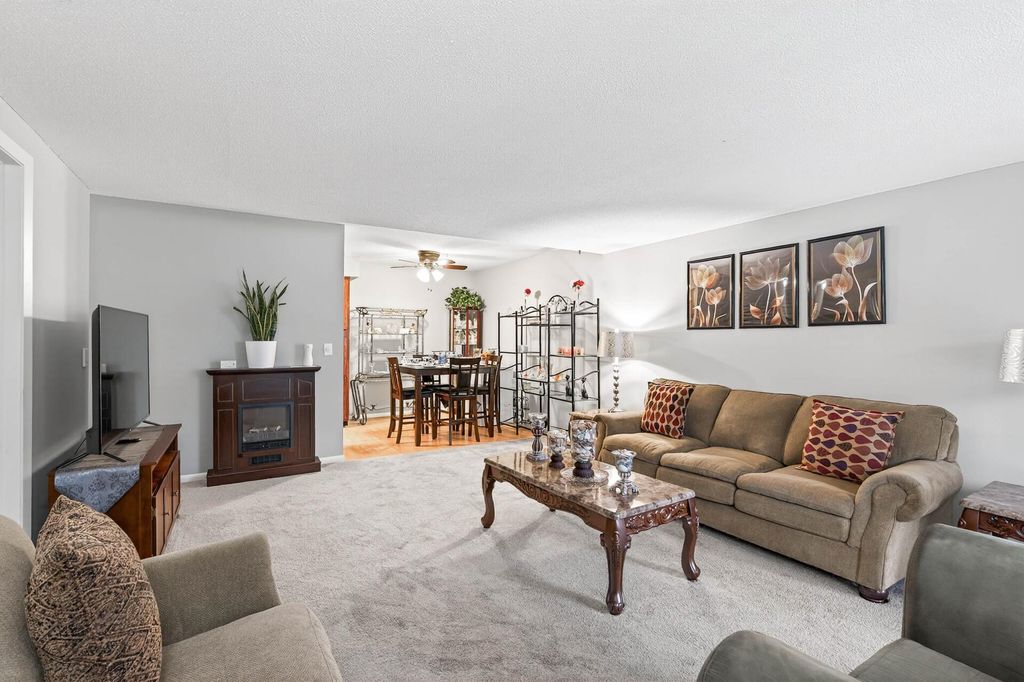 4207 Lakeside Avenue N 137, Brooklyn Center, MN 55429 — photo 2