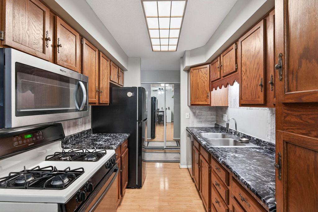 4207 Lakeside Avenue N 137, Brooklyn Center, MN 55429 — photo 4