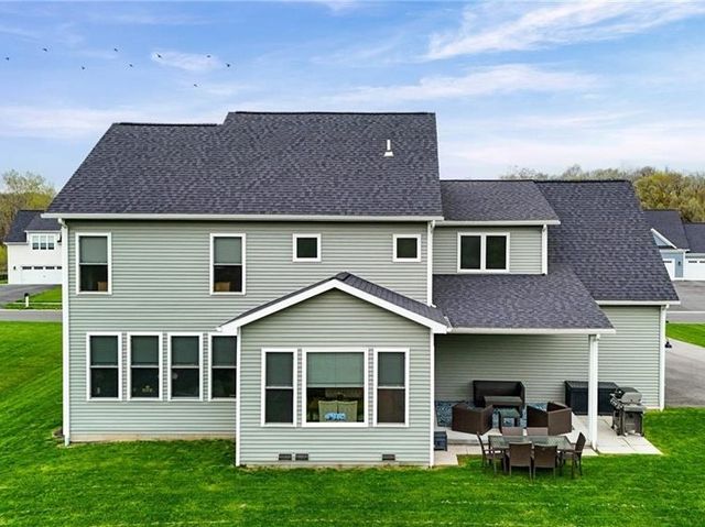 84 Copper Beech, Perinton, NY 14450
