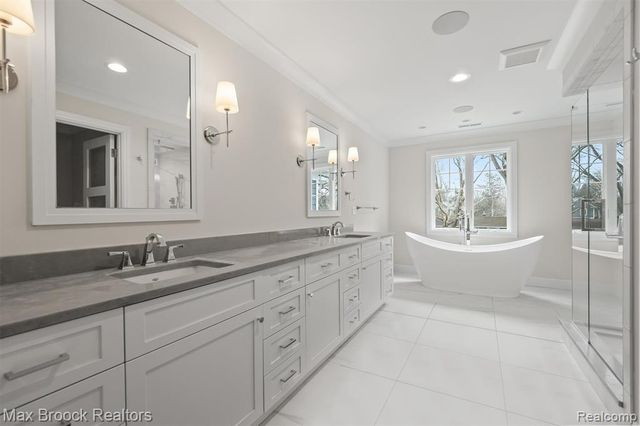 3627 Middlebury Lane, Bloomfield Hills, MI 48301