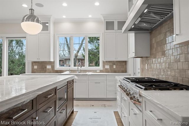 3627 Middlebury Lane, Bloomfield Hills, MI 48301