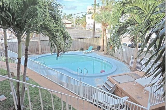 7851 Dunham Boulevard 4, Miami, FL 33138