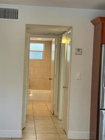 7851 Dunham Boulevard 4, Miami, FL 33138