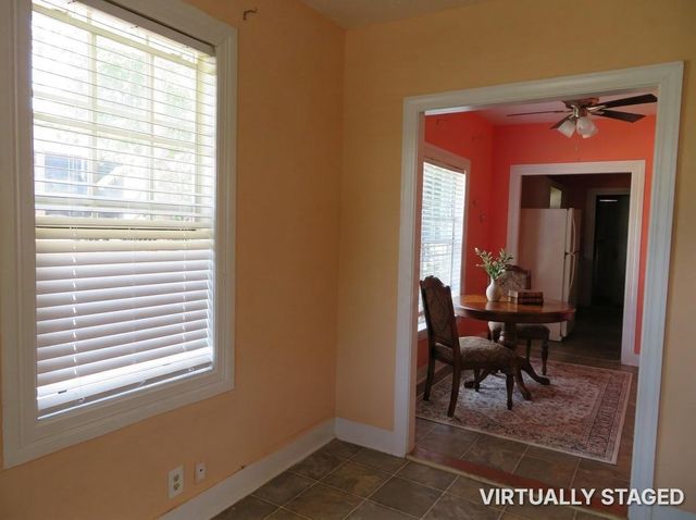 422 Mill Avenue, Conroe, TX 77301
