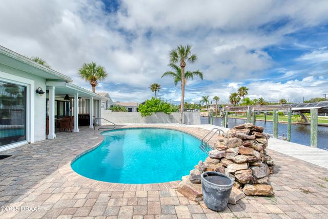 138 Coral Circle, South Daytona, FL 32119