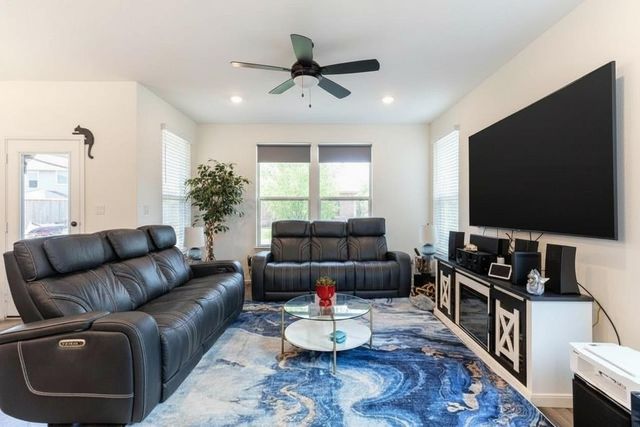 1133 Aronia LN, Georgetown, TX 78626