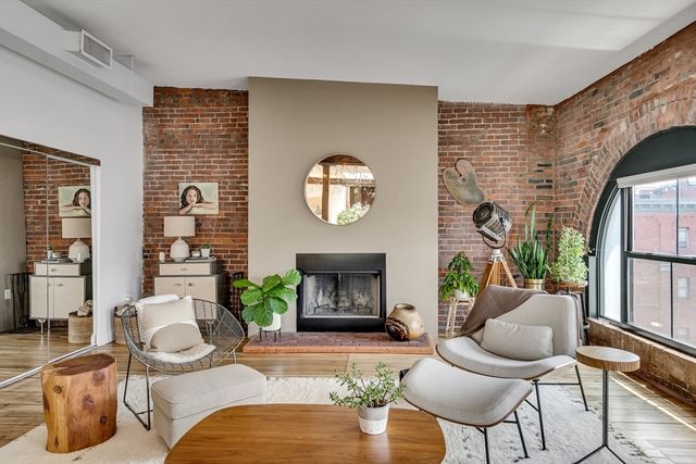 172-178 Green Street 12, Boston, MA 02130