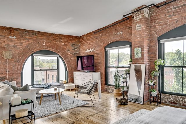 172-178 Green Street 12, Boston, MA 02130